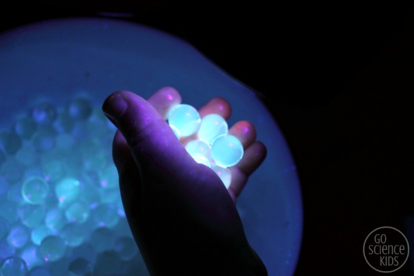 How to make glowing waterbeads