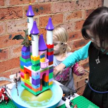 Fun Science Princess castle imaginative play with foaming moat